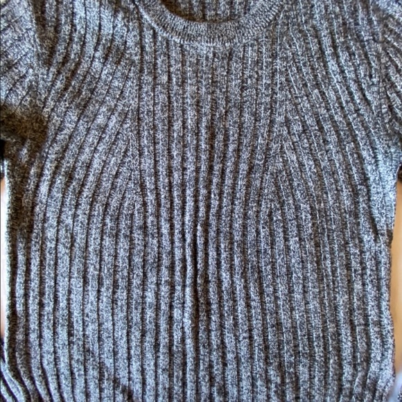 Aritzia Babaton fall crop sweater - Picture 3 of 3